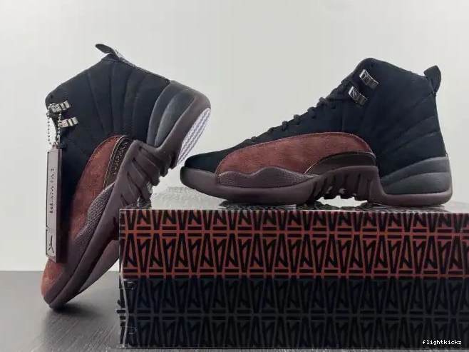 DV6989-001 Ma Retro 12 Maniere Jordan Black A 0606